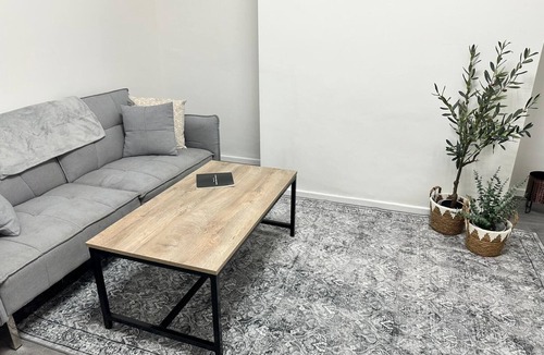 Bury House | Modern 3‑Bedroom Home in Bury — Premium Mattresses Blackout Blinds Ensuite M