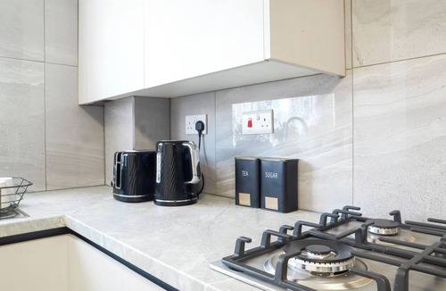 Custom House House | Modern 3-Bed Home by ExCeL Centre & City Airport