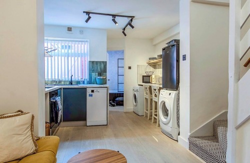 Anfield House | Modern 3-Bed House Close to Anfield Stadium