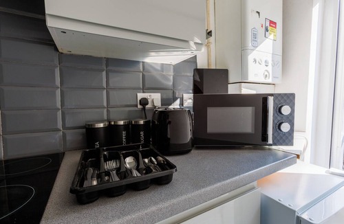 Brockley Apartment | Modern 3BR | Sleeps 6 | Free Parking | Central London