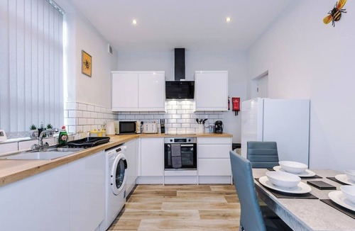 Bury House | Modern 4 Bedroom Terrace At Bury Town Center