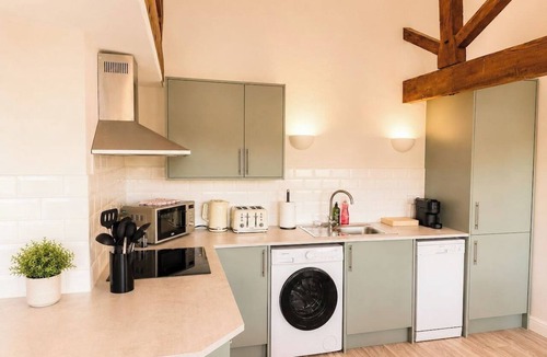 Bourne Apartment | Modern Apartment in the Heart of Bourne | Sleeps 4