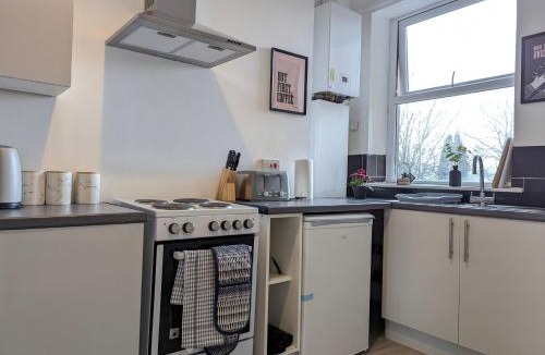 Reddish Apartment | Modern Apartment Near Manchester City Centre