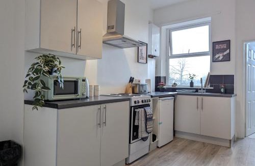 Reddish Apartment | Modern Apartment Near Manchester City Centre