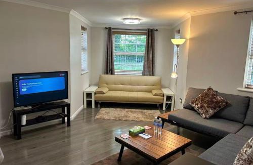 Acomb Apartment | Modern Apartment with Free Parking
