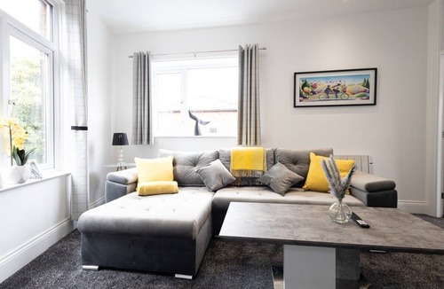 Bolton Apartment | Modern Bolton Retreat - Stylish Comfort - Flat A