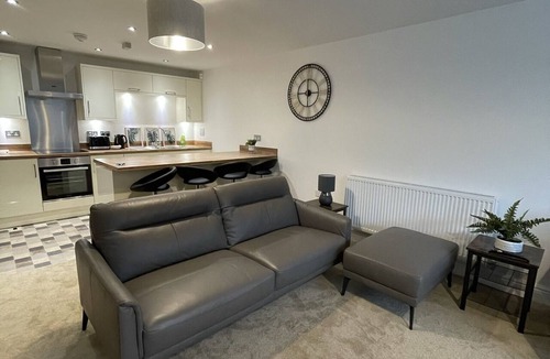 Richmond Apartment | Modern Central Basement Apartment, Richmond