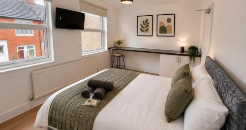 Kettering Apartment | Modern Double Room - Smart TV - Fast WiFi