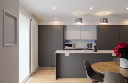 Avonmore and Brook Green Cottage | Modern Family Home in Kensington