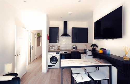 Harrow Road Apartment | Modern Flat in Maida Vale