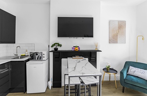 Harrow Road Apartment | Modern Flat in Maida Vale