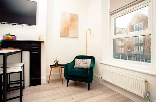 Harrow Road Apartment | Modern Flat in Maida Vale