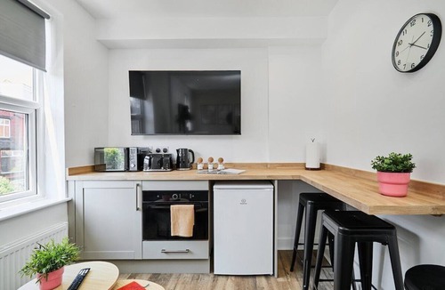 Leeds Apartment | Modern Hotel-Style Suite in Leeds