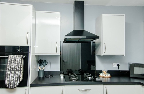 Billingham House | Modern Large Home - FREE PARKING, CONTRACTORS, FAMILIES. DISCOUNTS AVAILABLE