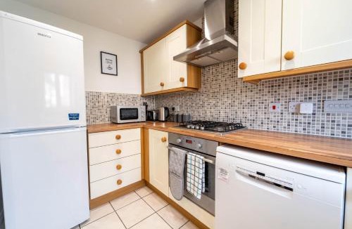 Didcot House | Modern Luxury 2 Bed Didcot Home with Free Parking