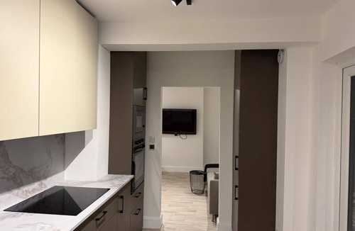 Newark upon Trent House | Modern Nottingham House| Sleeps 14 Parking+Garden