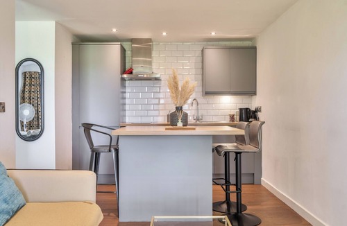 Morcott Apartment | Modern Peaceful Open Plan 1-bed Apartment Rutland