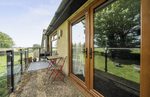 Morcott Apartment | Modern Peaceful Open Plan 1-bed Apartment Rutland