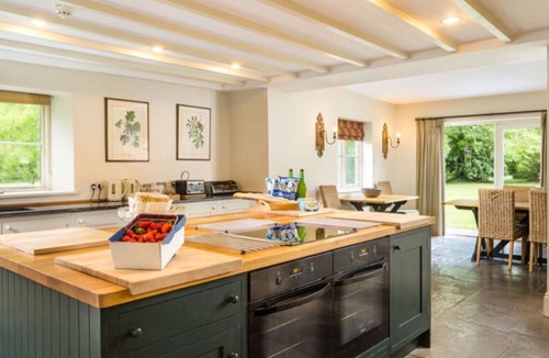 Monnington-on-Wye House | Monnington House & Cottage Sleeps 18 in 9 db beds & 9 baths near Hereford & Hay