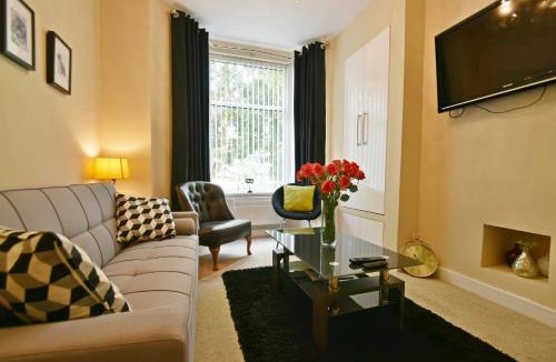 Burnley House | Montrose Heights - 4Bed - 4Bath - Central Burnley