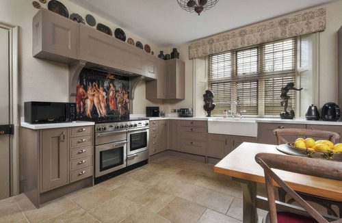 Polebrook House | MORLAND MANOR, pet friendly, luxury holiday cottage in Oundle