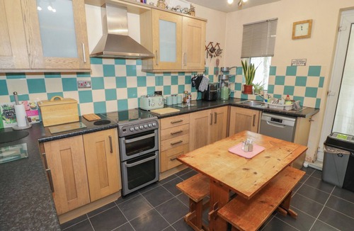 Leicester Cottage | MOUNT JOY, pet friendly, with a garden in Leicester