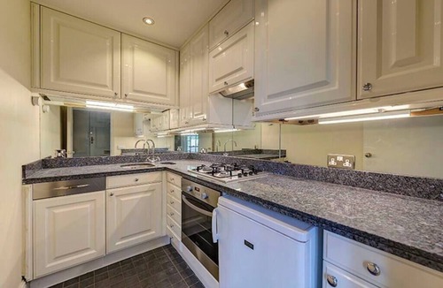 Campden Apartment | New listing! Classic Kensington home
