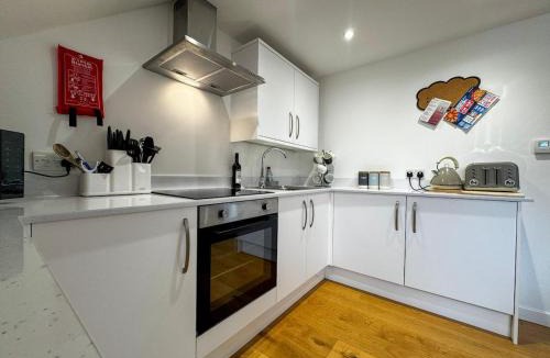 Chandler's Ford Apartment | New Modern Studio in Chandlers Ford with Parking