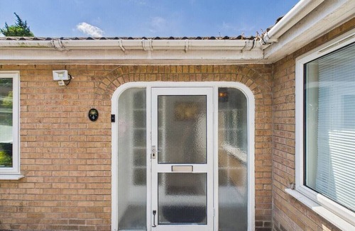 Welford House | NEW! Oadby | 3-Bed Family Home with Parking