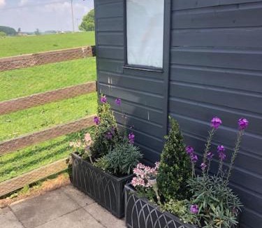 Sledmere House | New Station Cottage, country views, great location