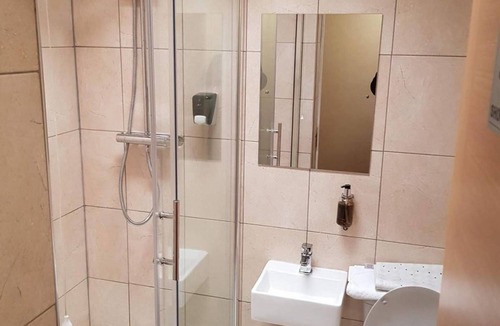 Peterborough Hotel | Newark Hotel