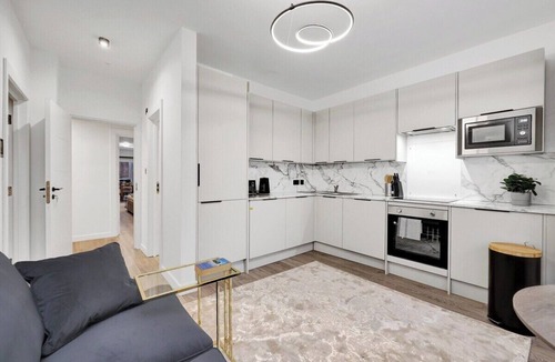 St. George's Apartment | Newly Refurbished 1 Bed Flat Close to Camden!