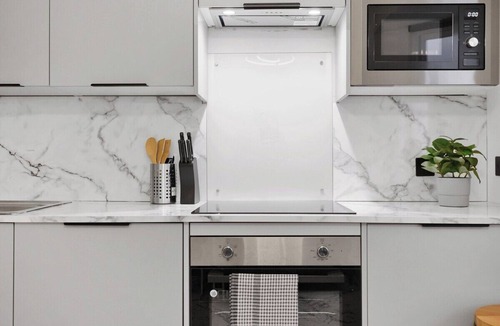 St. George's Apartment | Newly Refurbished 1 Bed Flat Close to Camden!