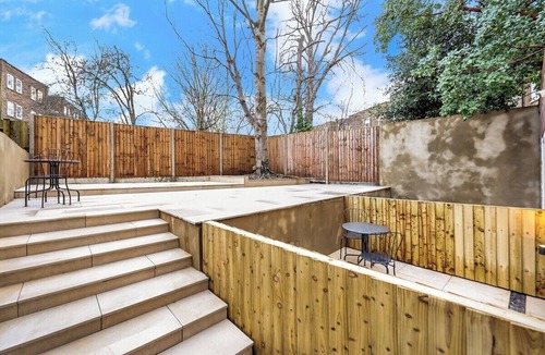 St. George's Apartment | Newly Refurbished 1 Bed Flat Close to Camden!