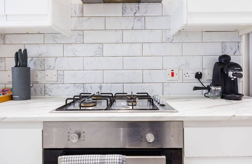 Thames House | Newly refurbished charming 3-Bed House in Barking