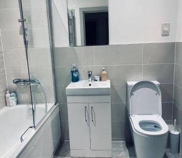 Barking House | Nice Double Room with private Bathroom