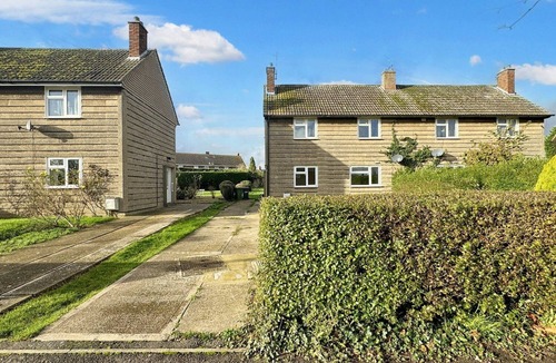 Farcet House | Nice House in Peterborough Cambridgeshire Garden Free Parking Wifi Kitchen