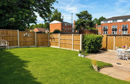 Stafford Cottage | NIGHTINGALE COTTAGE, pet friendly, with a garden in Stafford