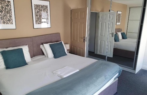 Earls Barton House | North Guest House