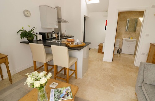 Hellidon Cottage | OAK BARN, pet friendly, with a garden in Catesby