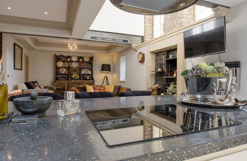 Barnoldswick Cottage | OLD CHAPEL HOUSE, family friendly, with a garden in Barnoldswick