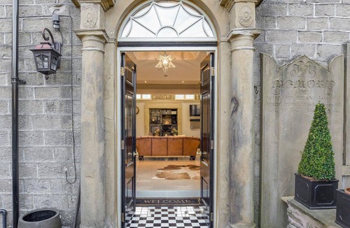 Barnoldswick Cottage | OLD CHAPEL HOUSE, family friendly, with a garden in Barnoldswick