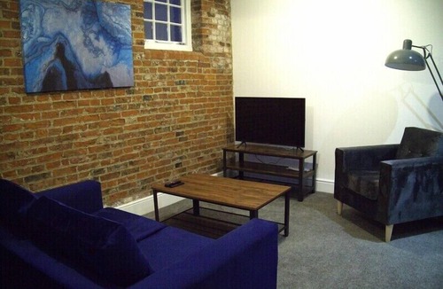 Hull Old Town Apartment | Old Dutch Embassy by Guestz