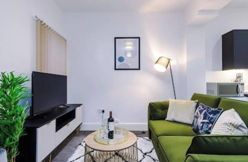 Hull Old Town Apartment | Old Dutch Embassy by Guestz