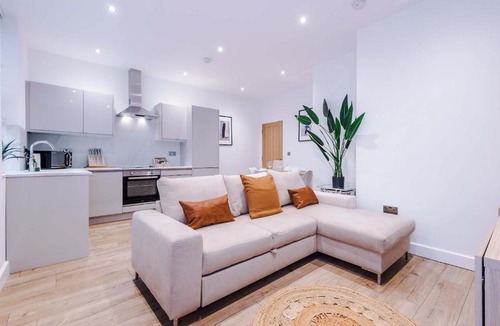 Hull Apartment | Old Town Hull Apt 2 - Sleeps 4 - Town Centre