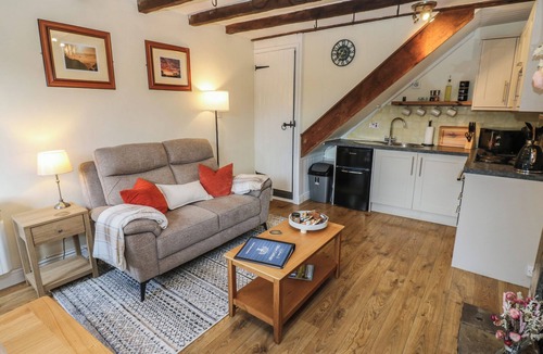 Richmond Cottage | OLIVE COTTAGE, romantic, character holiday cottage in Richmond