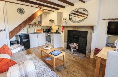 Richmond Cottage | OLIVE COTTAGE, romantic, character holiday cottage in Richmond