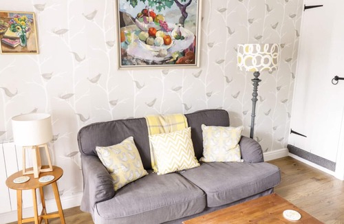 Richmond Cottage | OLIVE COTTAGE, romantic, character holiday cottage in Richmond