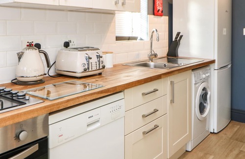 Richmond Apartment | OLIVIA, pet friendly, character holiday cottage in Richmond