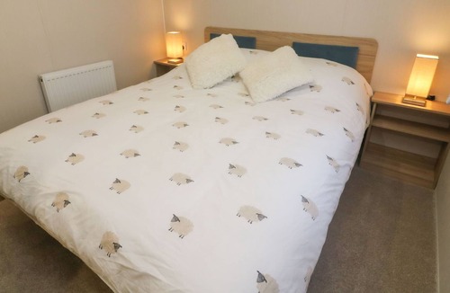 Morecambe House | OLIVIA'S RETREAT, pet friendly, country holiday cottage in Heysham